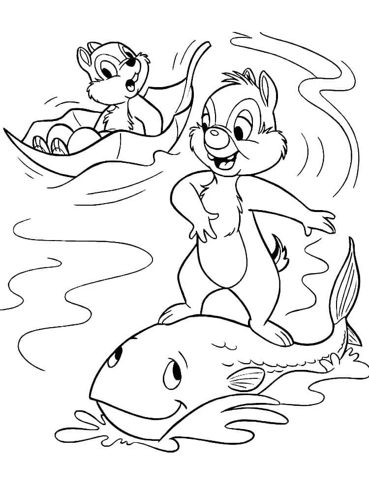 Disegno Chip e Dale scivolano su un grande pesce da colorare