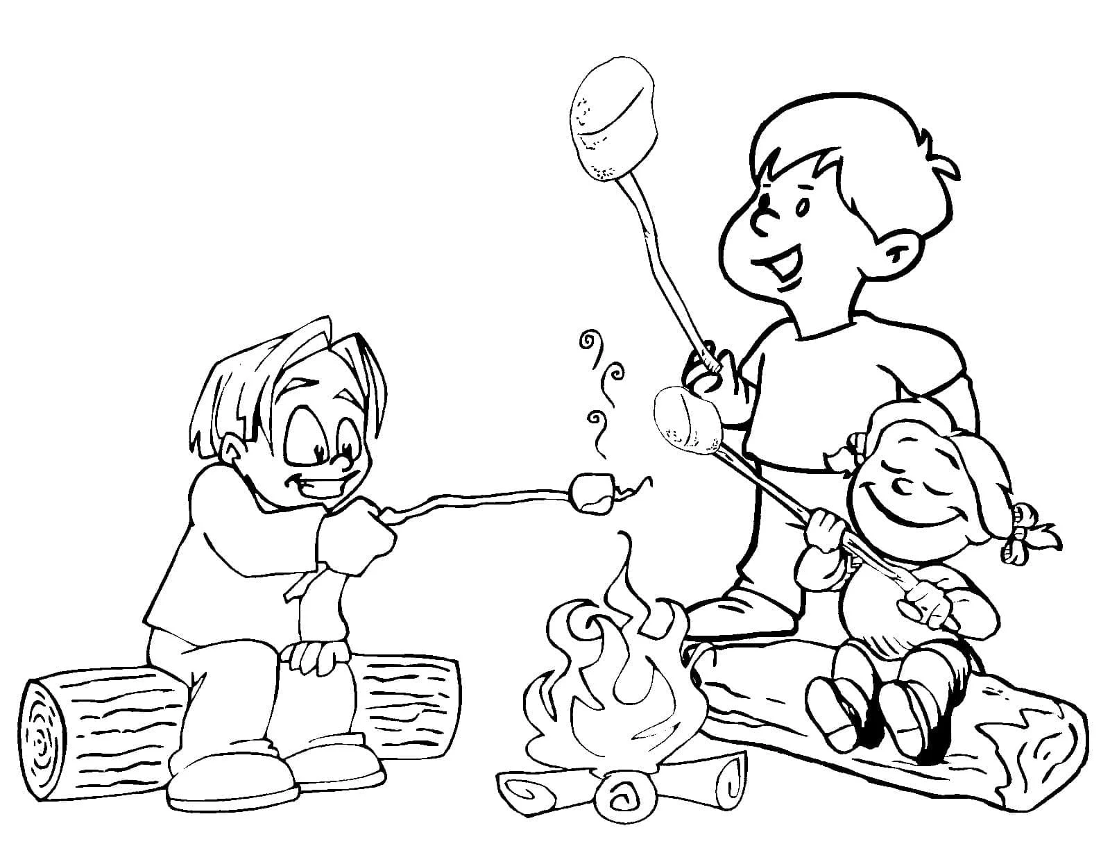 Disegno Bambini che arrostiscono marshmallow al fuoco da colorare