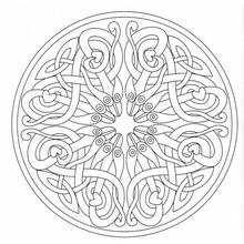 Disegno Mandala con teste di uccelli intrecciate da colorare Disegno Mandala con teste di uccelli intrecciate da colorare